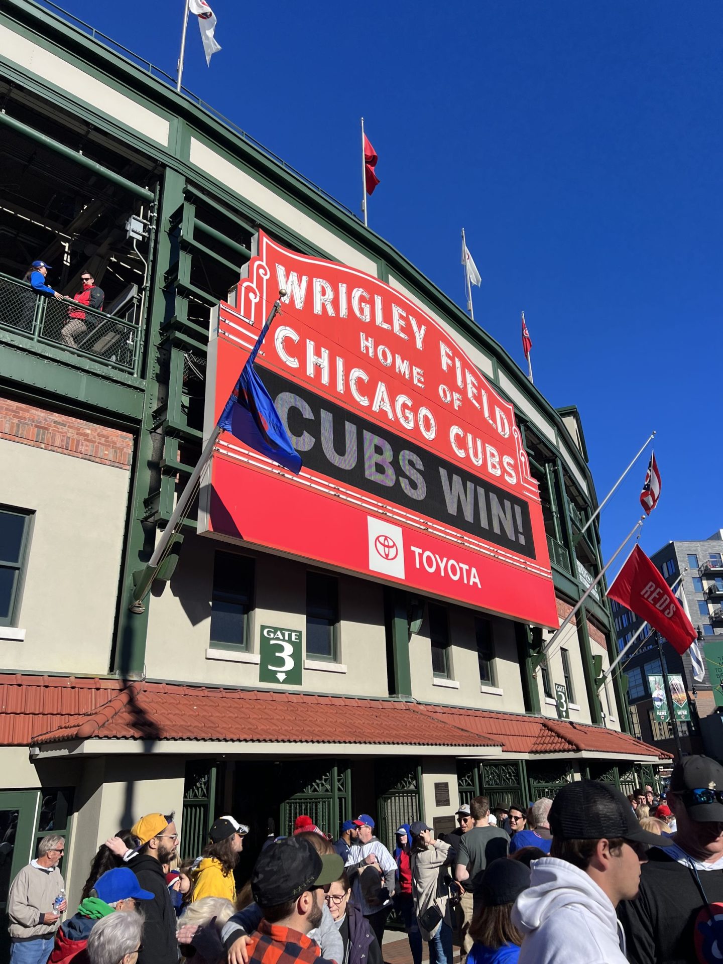 let’s go to Wrigley Field: family guide to the ballpark